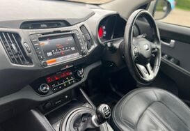 Kia Sportage 1.7 CRDI 3 SAT NAV GLASS PAN ROOF 31