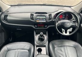 Kia Sportage 1.7 CRDI 3 SAT NAV GLASS PAN ROOF 37