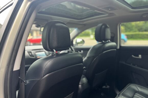 Kia Sportage 1.7 CRDI 3 SAT NAV GLASS PAN ROOF 34