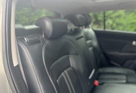 Kia Sportage 1.7 CRDI 3 SAT NAV GLASS PAN ROOF 26