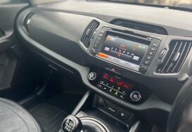 Kia Sportage 1.7 CRDI 3 SAT NAV GLASS PAN ROOF 21