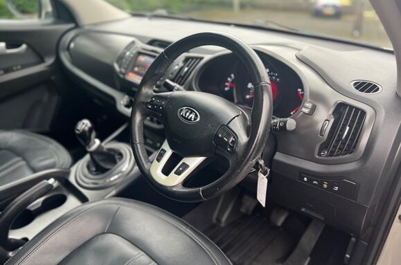 Kia Sportage 1.7 CRDI 3 SAT NAV GLASS PAN ROOF 20