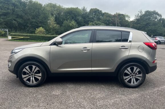 Kia Sportage 1.7 CRDI 3 SAT NAV GLASS PAN ROOF 12