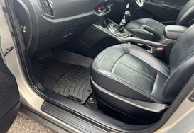 Kia Sportage 1.7 CRDI 3 SAT NAV GLASS PAN ROOF 33