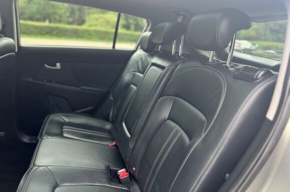 Kia Sportage 1.7 CRDI 3 SAT NAV GLASS PAN ROOF 35