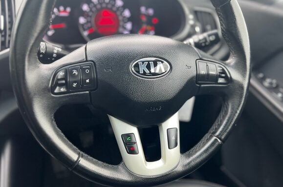 Kia Sportage 1.7 CRDI 3 SAT NAV GLASS PAN ROOF 38