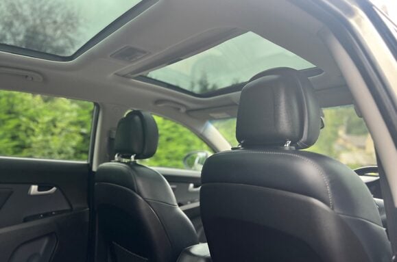 Kia Sportage 1.7 CRDI 3 SAT NAV GLASS PAN ROOF 25