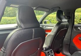 Volvo XC40 2.0 T5 R-DESIGN PRO AWD AUTO 30