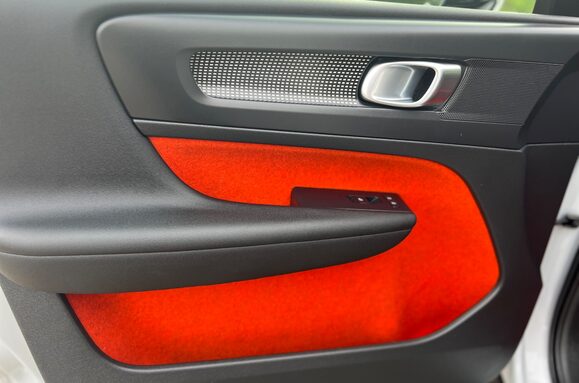 Volvo XC40 2.0 T5 R-DESIGN PRO AWD AUTO 29