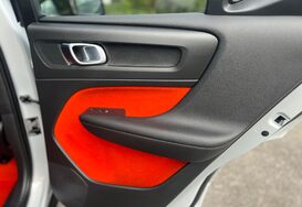 Volvo XC40 2.0 T5 R-DESIGN PRO AWD AUTO 24