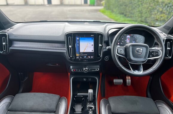 Volvo XC40 2.0 T5 R-DESIGN PRO AWD AUTO 34
