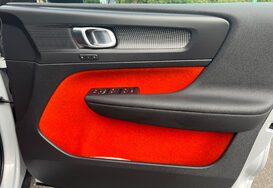 Volvo XC40 2.0 T5 R-DESIGN PRO AWD AUTO 19