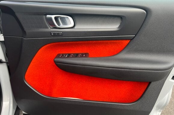 Volvo XC40 2.0 T5 R-DESIGN PRO AWD AUTO 19