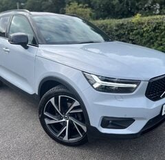 Volvo XC40 2.0 T5 R-DESIGN PRO AWD AUTO 1