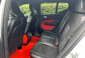 Volvo XC40 2.0 T5 R-DESIGN PRO AWD AUTO 32