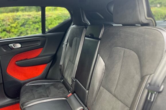 Volvo XC40 2.0 T5 R-DESIGN PRO AWD AUTO 31
