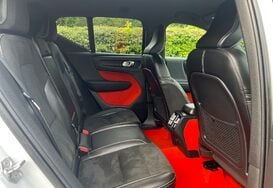 Volvo XC40 2.0 T5 R-DESIGN PRO AWD AUTO 23