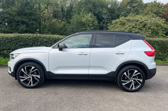 Volvo XC40 2.0 T5 R-DESIGN PRO AWD AUTO 12