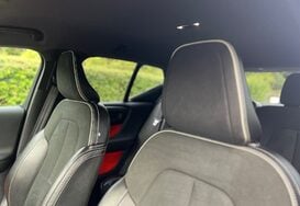 Volvo XC40 2.0 T5 R-DESIGN PRO AWD AUTO 25