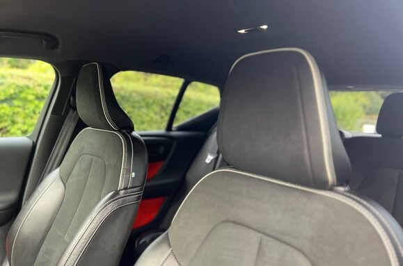 Volvo XC40 2.0 T5 R-DESIGN PRO AWD AUTO 25