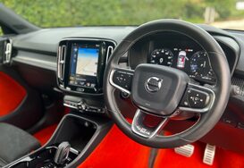 Volvo XC40 2.0 T5 R-DESIGN PRO AWD AUTO 18