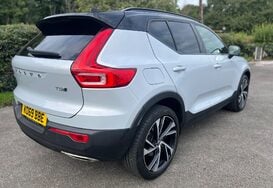 Volvo XC40 2.0 T5 R-DESIGN PRO AWD AUTO 7