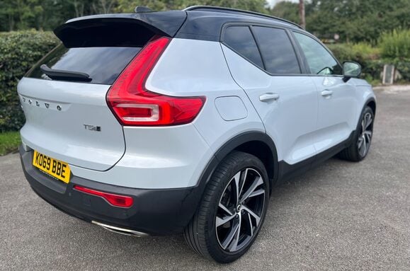 Volvo XC40 2.0 T5 R-DESIGN PRO AWD AUTO 7