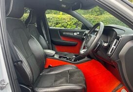 Volvo XC40 2.0 T5 R-DESIGN PRO AWD AUTO 17