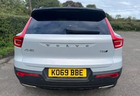 Volvo XC40 2.0 T5 R-DESIGN PRO AWD AUTO 8