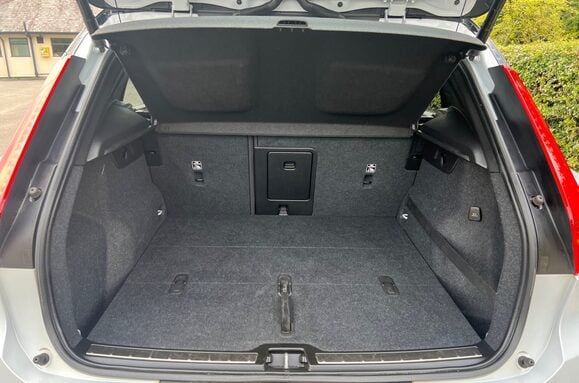 Volvo XC40 2.0 T5 R-DESIGN PRO AWD AUTO 36