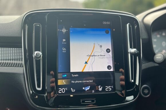 Volvo XC40 2.0 T5 R-DESIGN PRO AWD AUTO 35