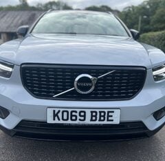 Volvo XC40 2.0 T5 R-DESIGN PRO AWD AUTO 3