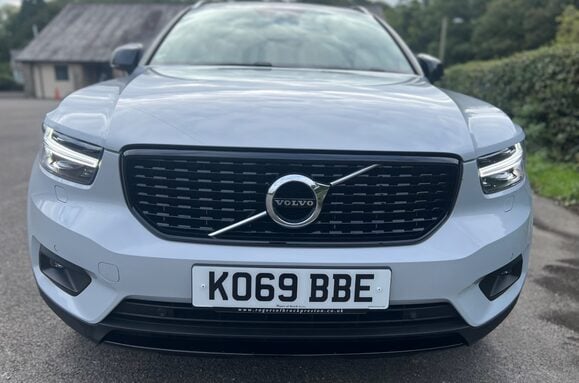 Volvo XC40 2.0 T5 R-DESIGN PRO AWD AUTO 4