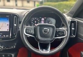 Volvo XC40 2.0 T5 R-DESIGN PRO AWD AUTO 33