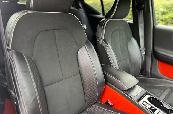 Volvo XC40 2.0 T5 R-DESIGN PRO AWD AUTO 16