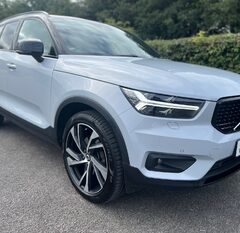 Volvo XC40 2.0 T5 R-DESIGN PRO AWD AUTO 4