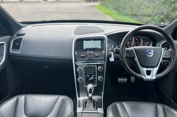 Volvo XC60 2.0 D4 R-DESIGN LUX NAV AUTO PAN ROOF 33