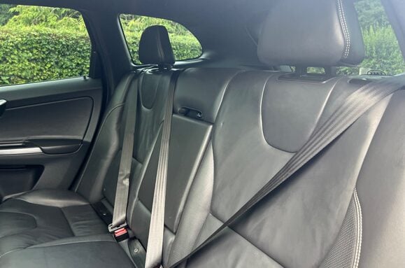 Volvo XC60 2.0 D4 R-DESIGN LUX NAV AUTO PAN ROOF 30