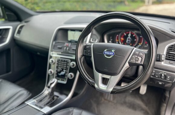 Volvo XC60 2.0 D4 R-DESIGN LUX NAV AUTO PAN ROOF 17