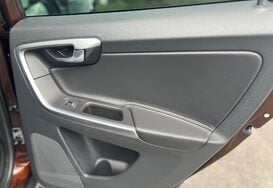 Volvo XC60 2.0 D4 R-DESIGN LUX NAV AUTO PAN ROOF 23