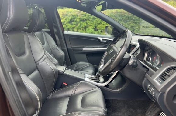 Volvo XC60 2.0 D4 R-DESIGN LUX NAV AUTO PAN ROOF 16