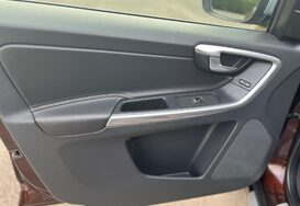 Volvo XC60 2.0 D4 R-DESIGN LUX NAV AUTO PAN ROOF 28