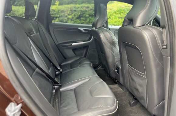 Volvo XC60 2.0 D4 R-DESIGN LUX NAV AUTO PAN ROOF 22