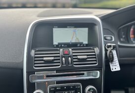 Volvo XC60 2.0 D4 R-DESIGN LUX NAV AUTO PAN ROOF 34