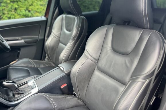 Volvo XC60 2.0 D4 R-DESIGN LUX NAV AUTO PAN ROOF 25