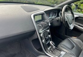 Volvo XC60 2.0 D4 R-DESIGN LUX NAV AUTO PAN ROOF 27