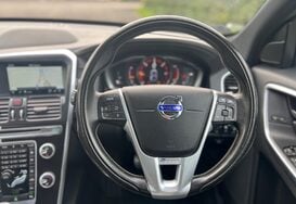 Volvo XC60 2.0 D4 R-DESIGN LUX NAV AUTO PAN ROOF 32