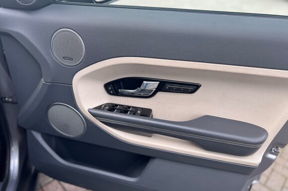 Land Rover Range Rover Evoque 2.2 SD4 DYNAMIC AUTO 18