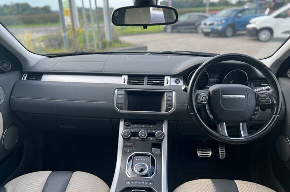 Land Rover Range Rover Evoque 2.2 SD4 DYNAMIC AUTO 25