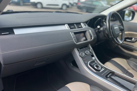 Land Rover Range Rover Evoque 2.2 SD4 DYNAMIC AUTO 31